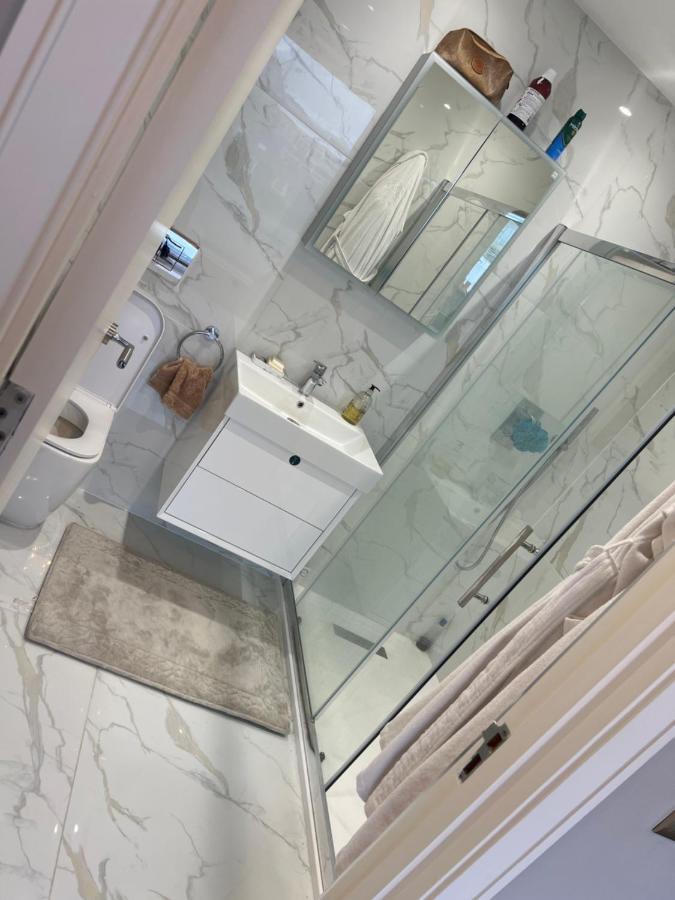 Apartment 44 Baker Street Accurist House London